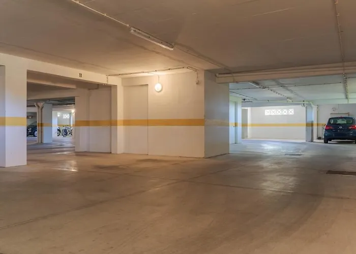 Palm Breeze Retreat In W Pool And Balcony By Lisbeyond