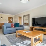 Daire Palm Breeze Retreat In W Pool And Balcony By Lisbeyond Albufeira