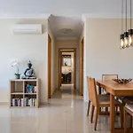 Daire Palm Breeze Retreat In W Pool And Balcony By Lisbeyond *
