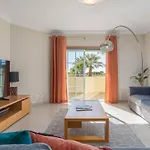 Palm Breeze Retreat In W Pool And Balcony By Lisbeyond Appartement Albufeira