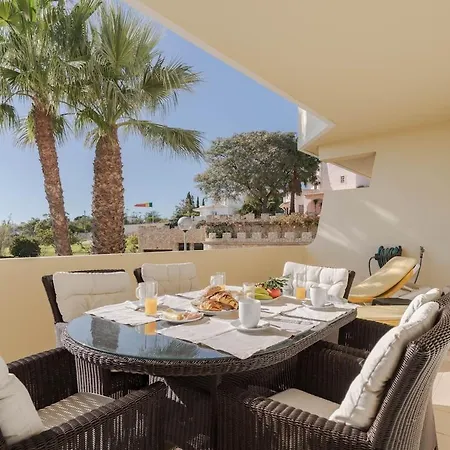 Palm Breeze Retreat In W Pool And Balcony By Lisbeyond Appartement *