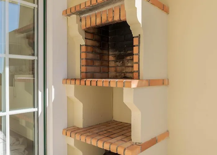 Palm Breeze Retreat In W Pool And Balcony By Lisbeyond Албуфейра