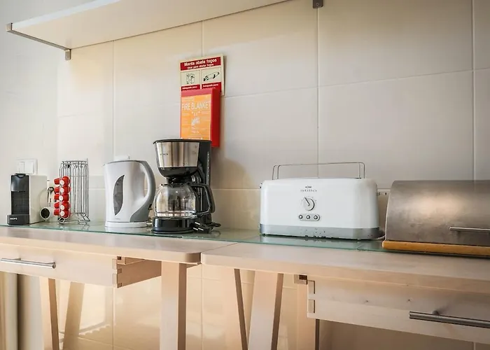 Palm Breeze Retreat In W Pool And Balcony By Lisbeyond Албуфейра