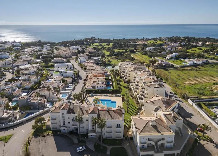 Palm Breeze Retreat In W Pool And Balcony By Lisbeyond