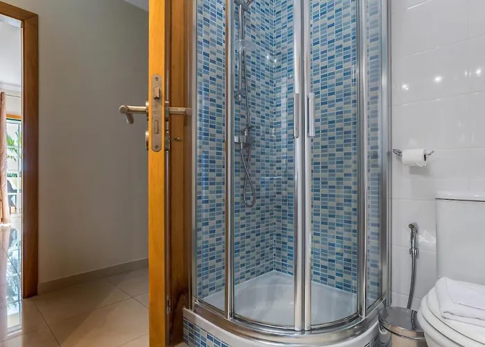 Palm Breeze Retreat In W Pool And Balcony By Lisbeyond *