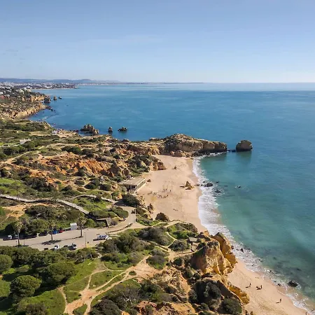 Palm Breeze Retreat In W Pool And Balcony By Lisbeyond